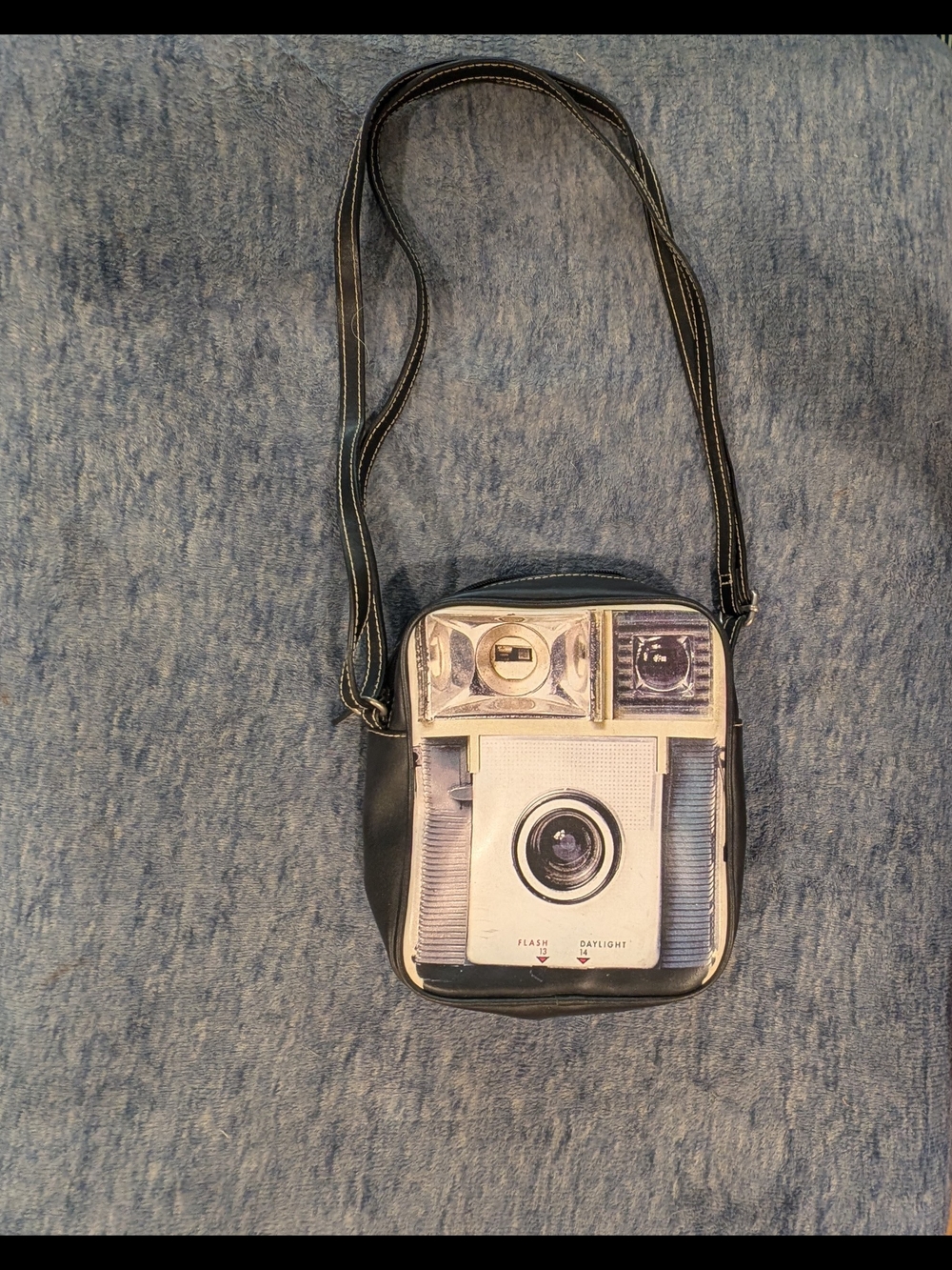 Relic Novelty Crossbody With Vintage Polaroid Camera Image - Picture 2 of 8
